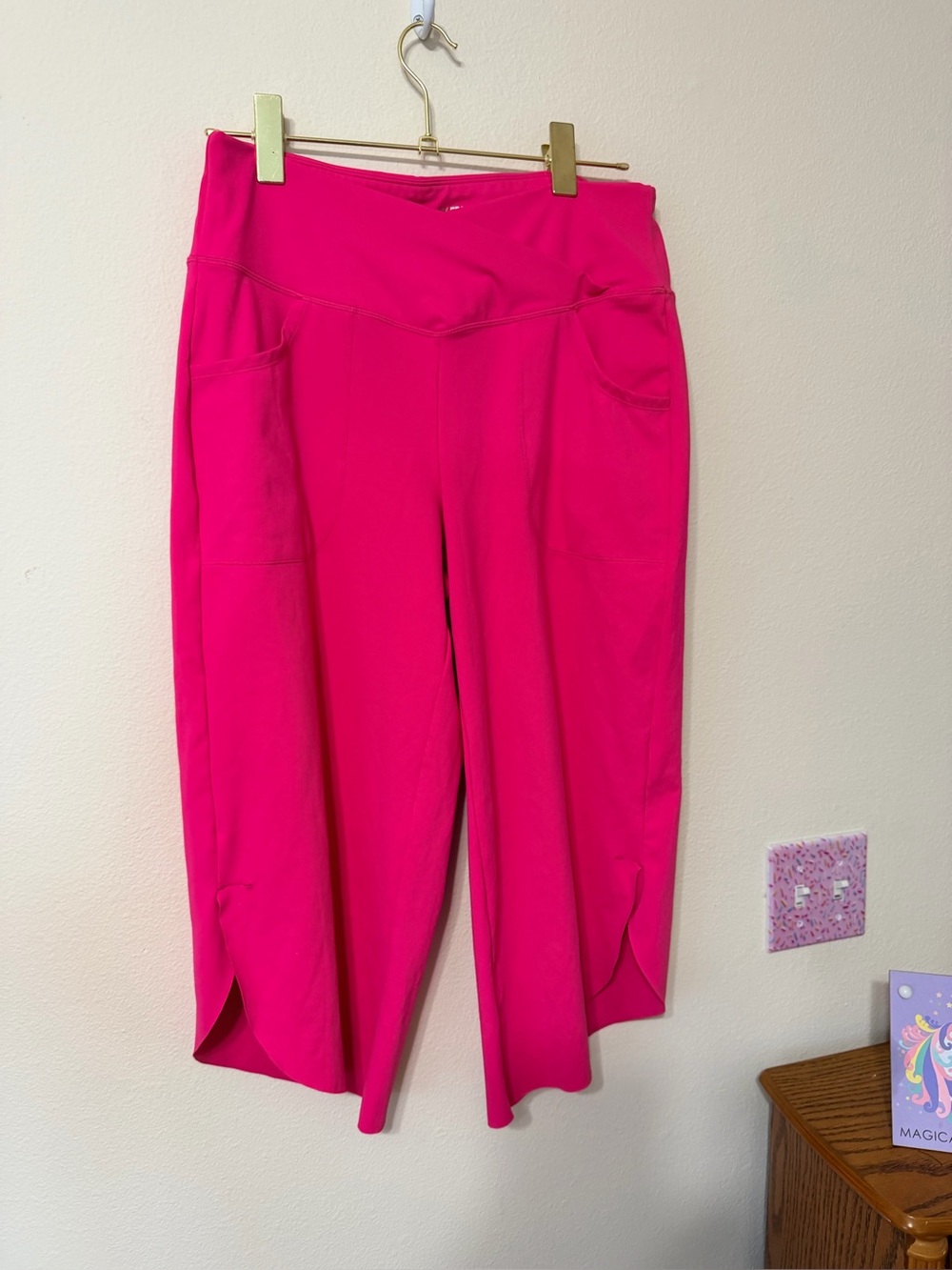 G4 Free capri leggings size Large
